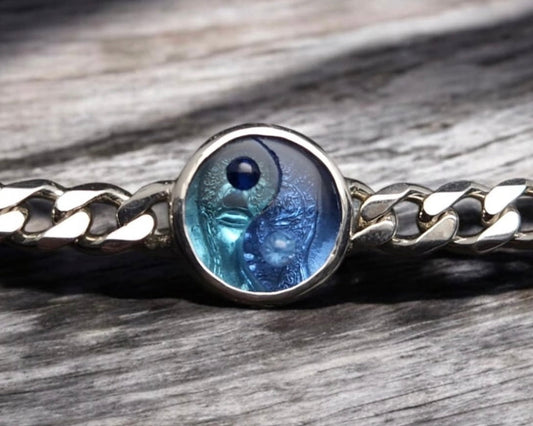 The Yin–Yang Bracelet: The Art of Depicting Balance