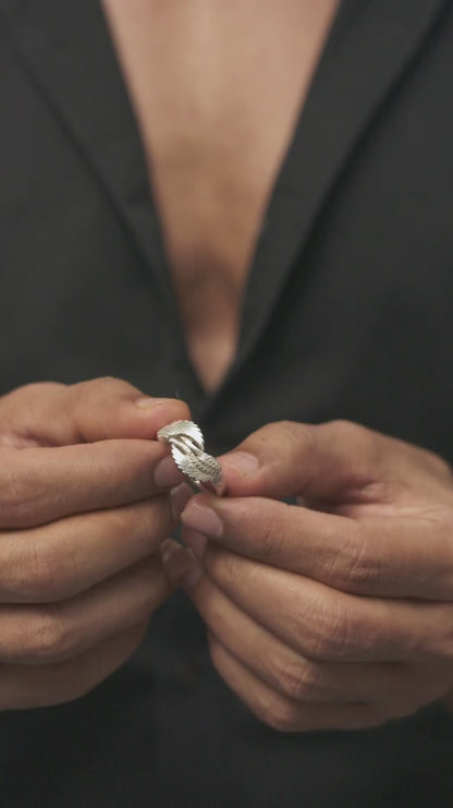 Swan Love Ring