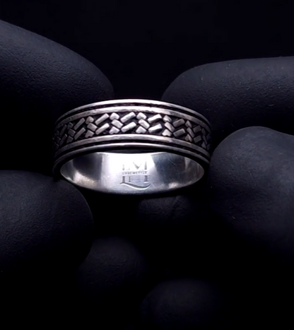 Endless Celtic Band Ring