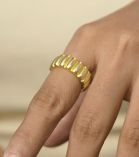 Wave Gold Band Ring