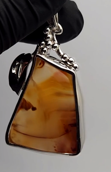 Abrar Gemstone Pendant